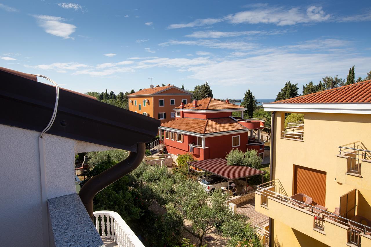 Apartments Michelle Umag Exterior foto
