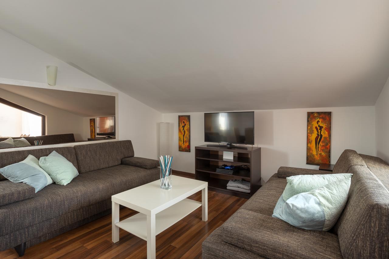Apartments Michelle Umag Exterior foto